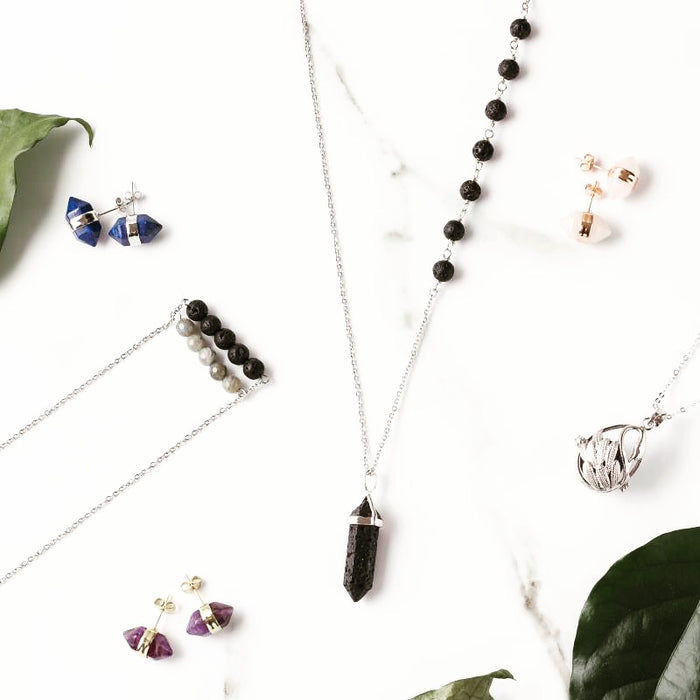 Collier aromatique en pierre de lave « JOLEEN » fabriqué à la main