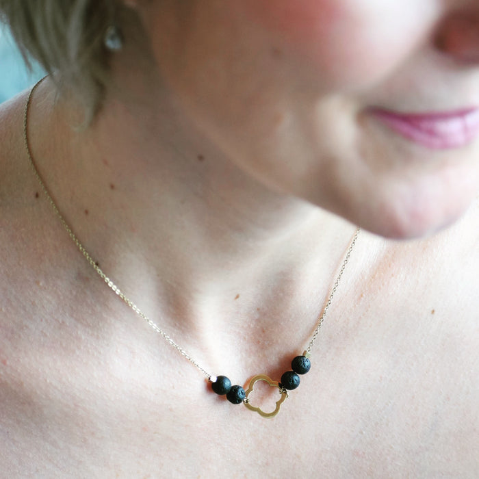 Collier aromatique en pierre de lave "AUDREY" fabriqué à la main